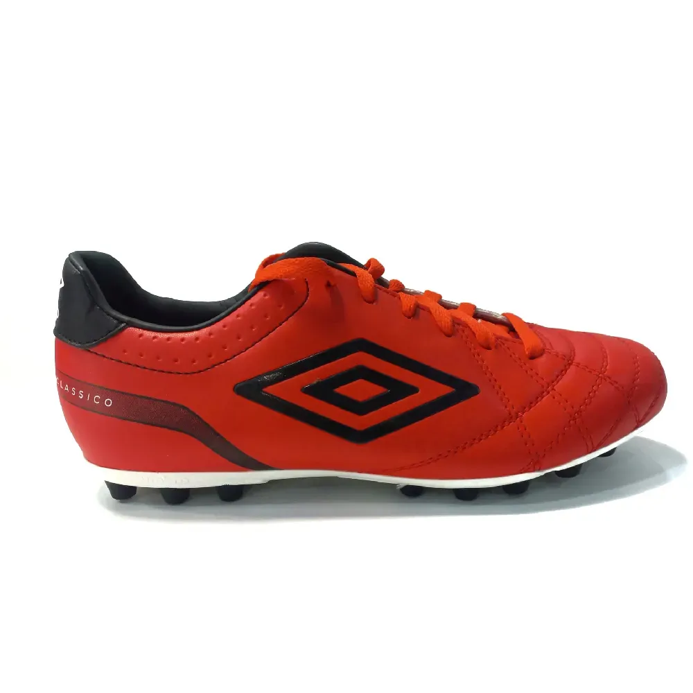 BOTA FÚTBOL UMBRO CLASSICO 4 AG JUNIOR ECP — color Único