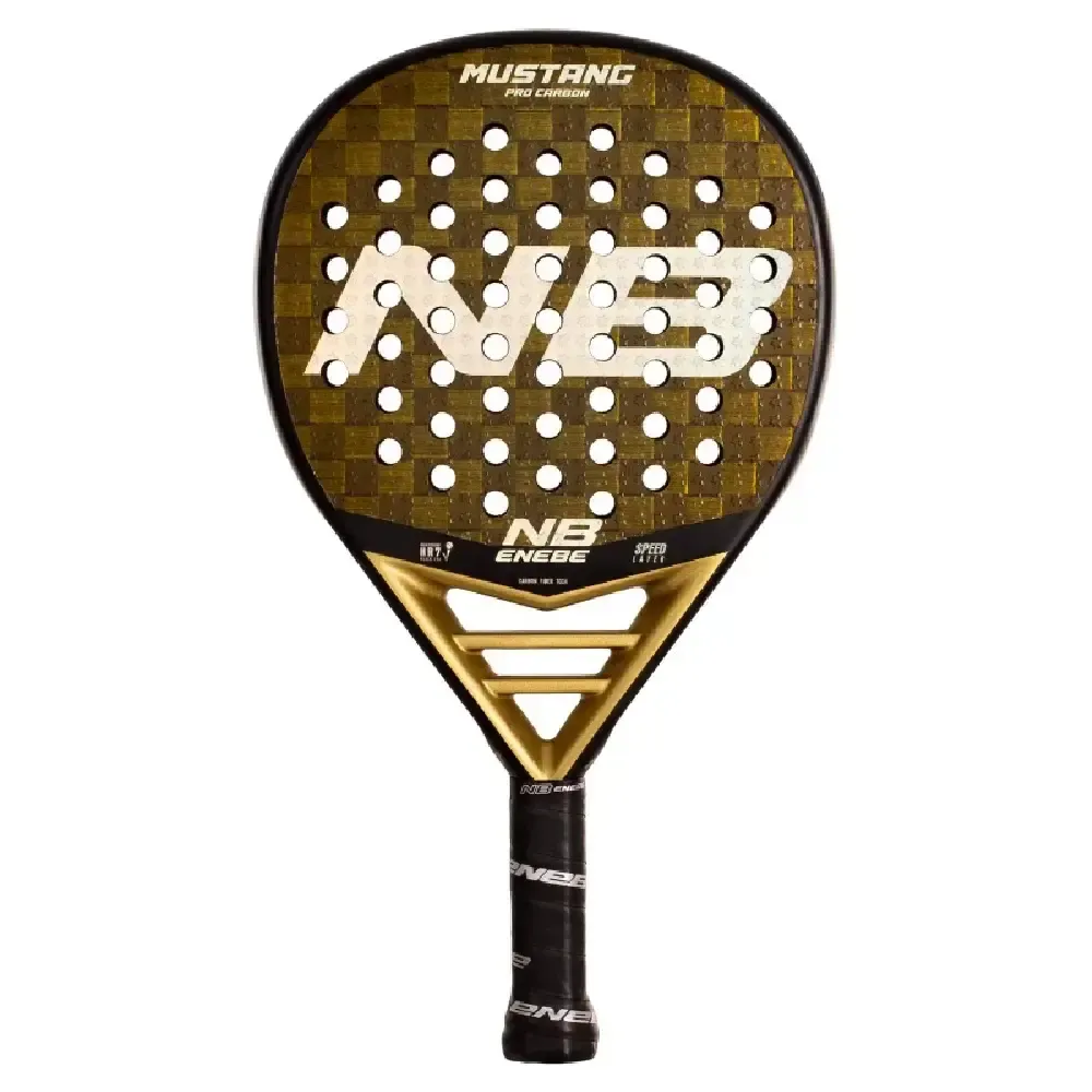 PALA DE PÁDEL ENEBE MUSTANG PRO CARBON GOLD 15K | POTENCIA PROFESIONAL Y CONTROL EN ATAQUE — color oro